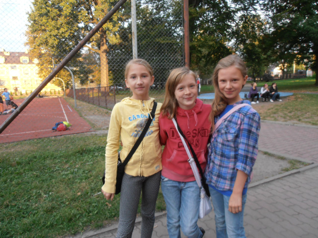 z nimi :D