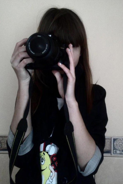 em . nikon. 