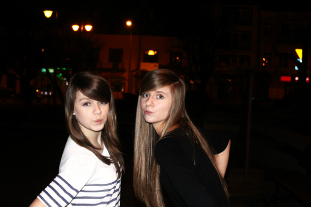 Aniaa ; **