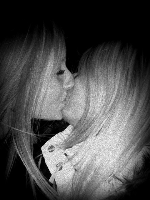 KISS.