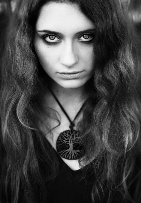 B&W