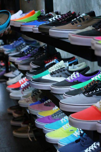 VANS 