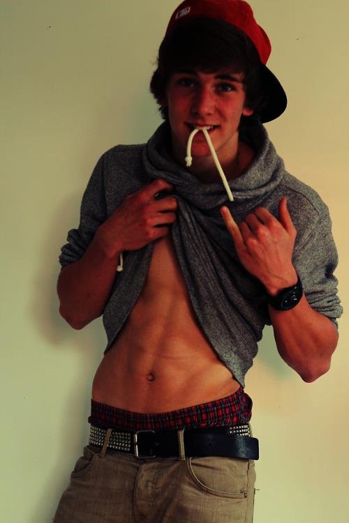 Ojaaciee < 33