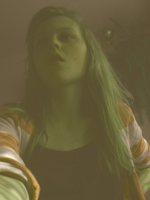 orange lips ,green hair