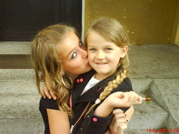 Maa Klaudia . ;  o 