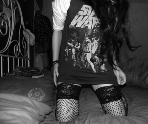 czarne.