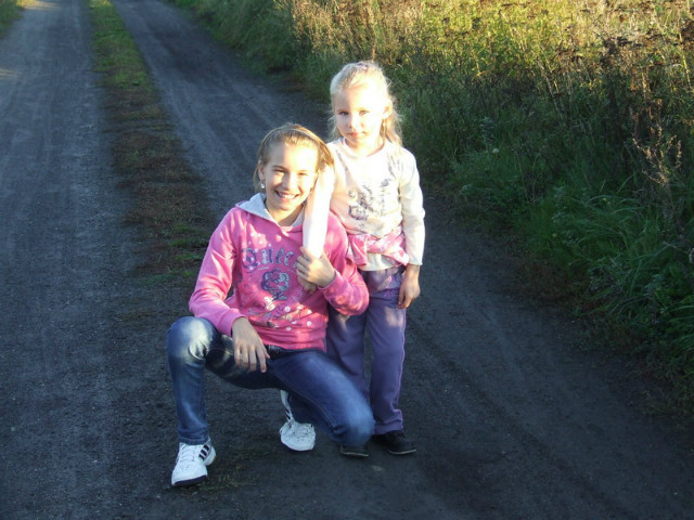 z siostr;*