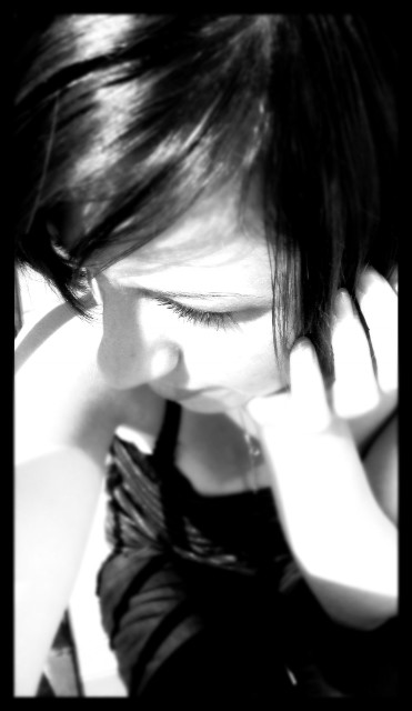 Yhym..;/