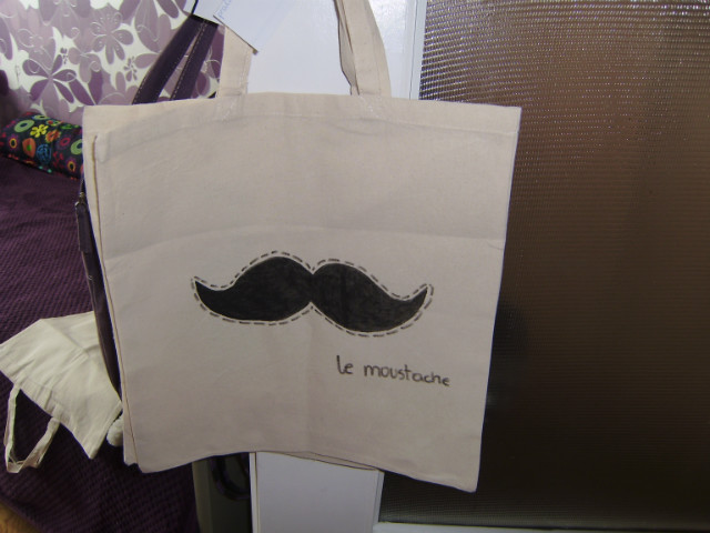 le moustache