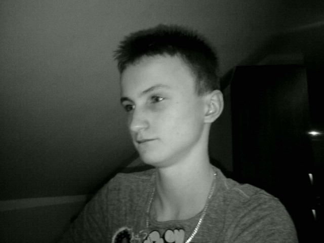 Knietek ; ]