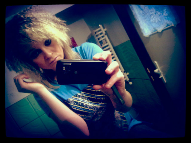 aj ! . ;p