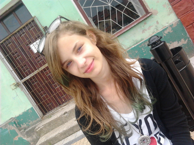 Staree. ;*