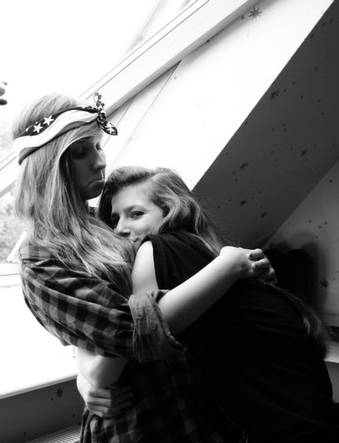 only friends can make you happy 
