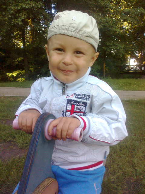 Filipeek ; ** 
