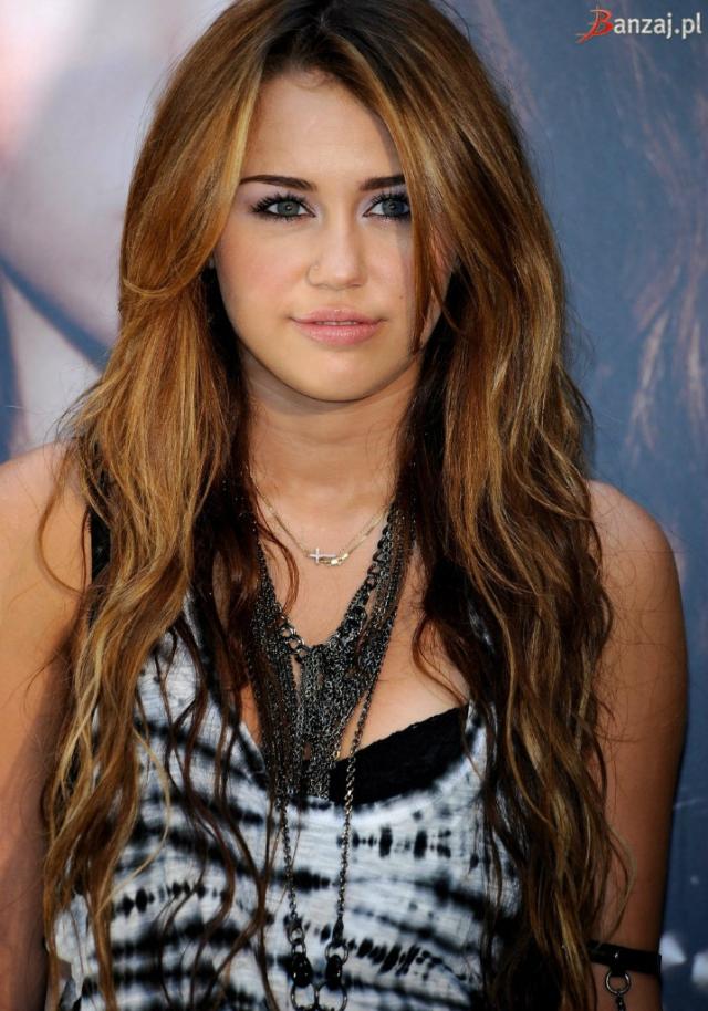 MILEY RAY CYRUS