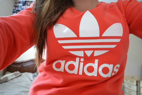 Adidas . ; d