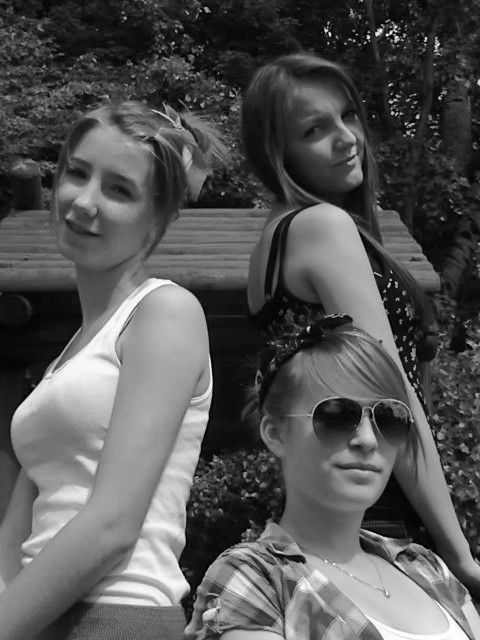 z Natka i Sylwia;*