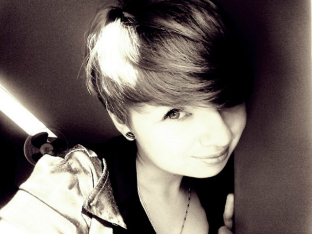 Hmmmm....;**