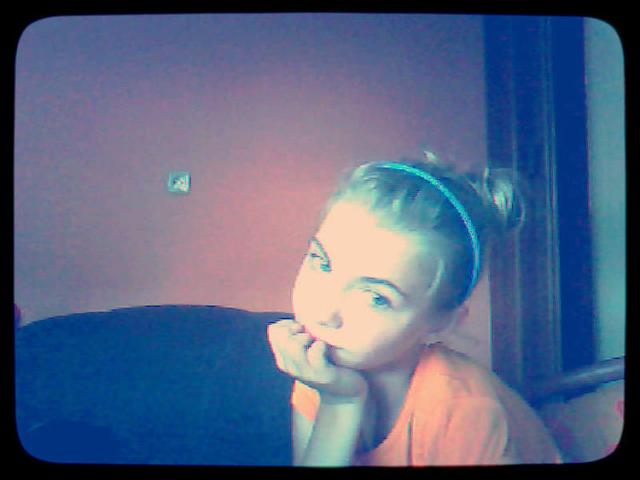 Buum . < 3