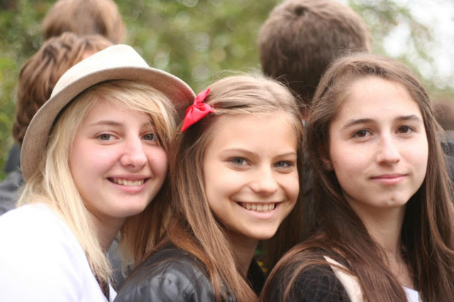 z nimi ;*