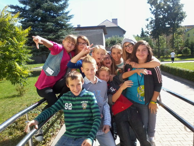 Z Nimi : * : D . 