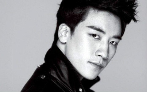 SeungRi. 
