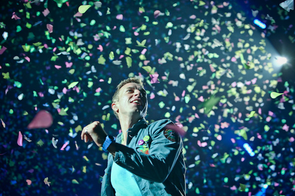 Chris Martin  na  koncercie 2012