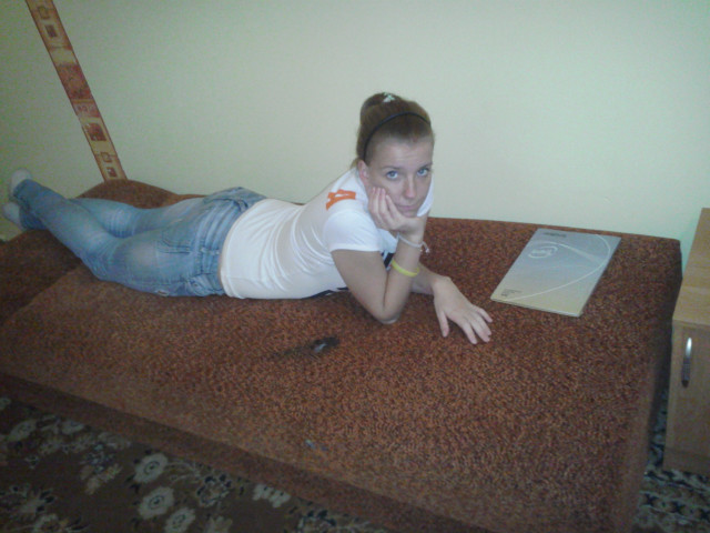 z dzis ; **