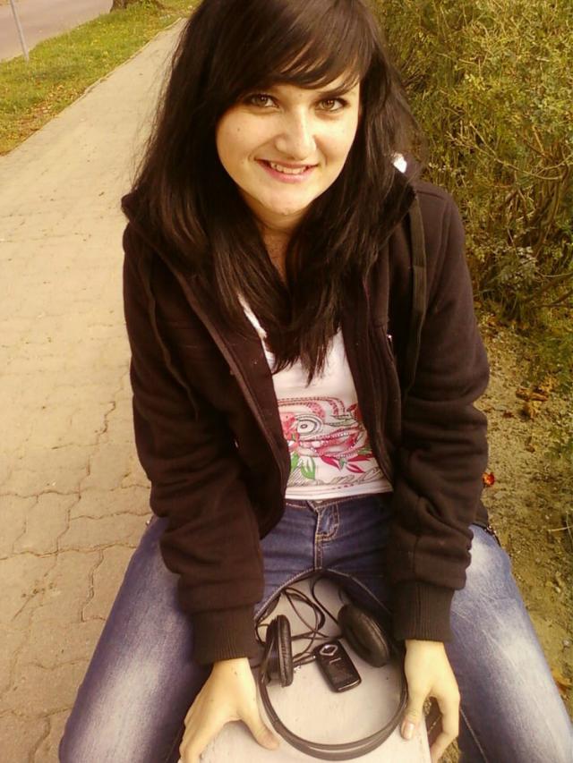 Iza . < 333