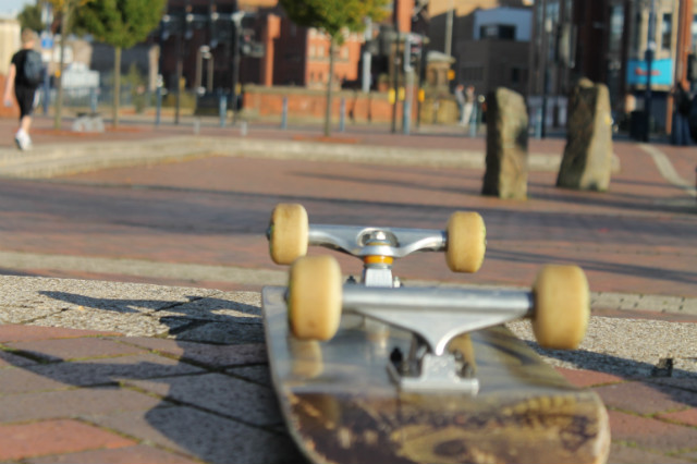 Skating w Bate Island