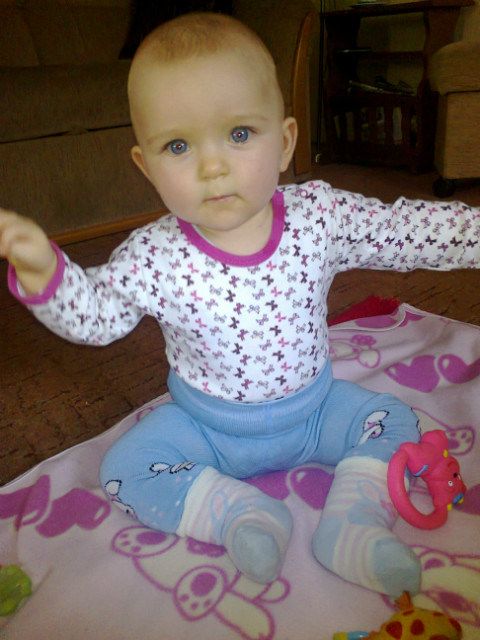 7 miesicyyy ; **