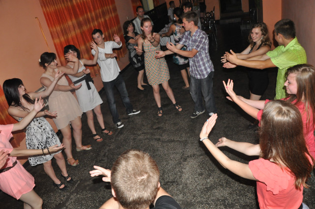 EEEE MACARENA HEY! ;D