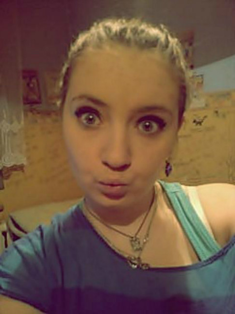 Buzi ;**