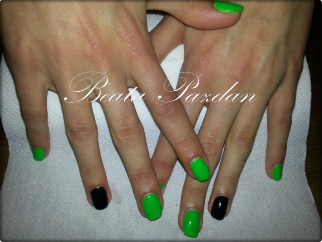 shellac zielony i czarny