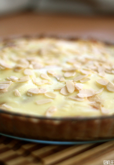 Tarta z jabkami i budyniem 