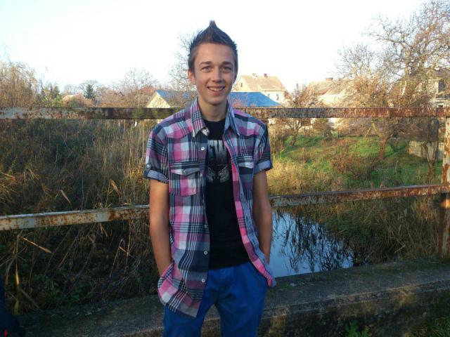 Testy.