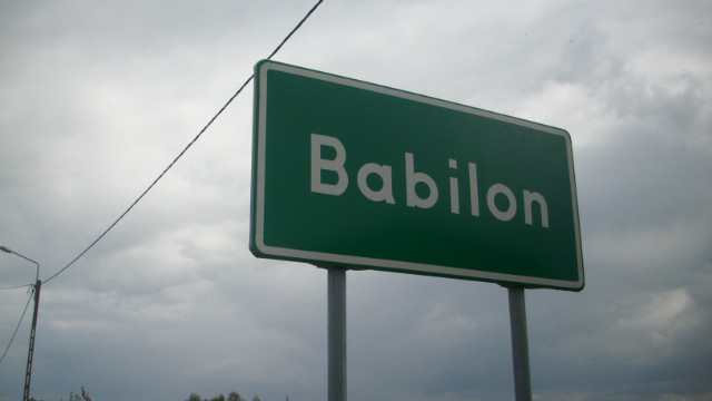 w babilonie mierdzi strach