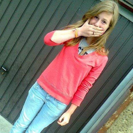 Czeee  ;3