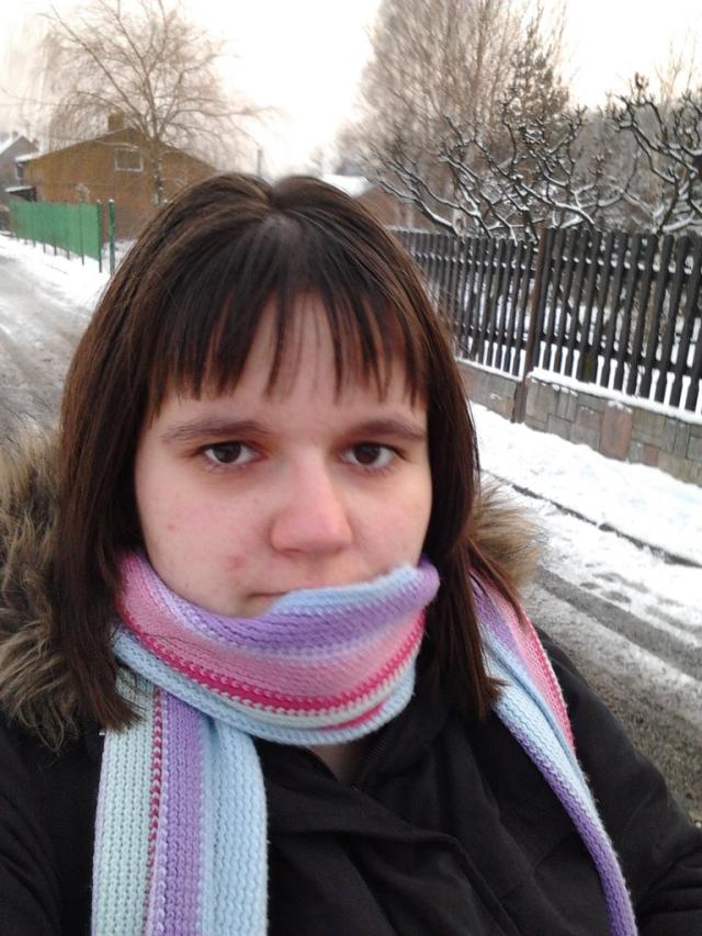 :>