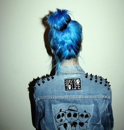 Opisyy . < 3. 