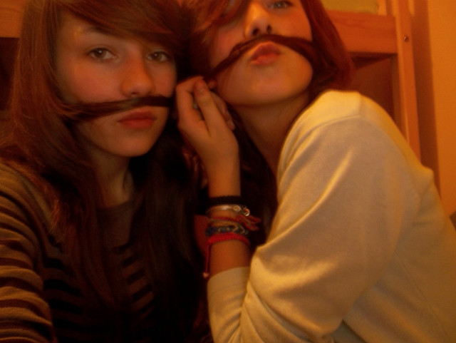 moustache 