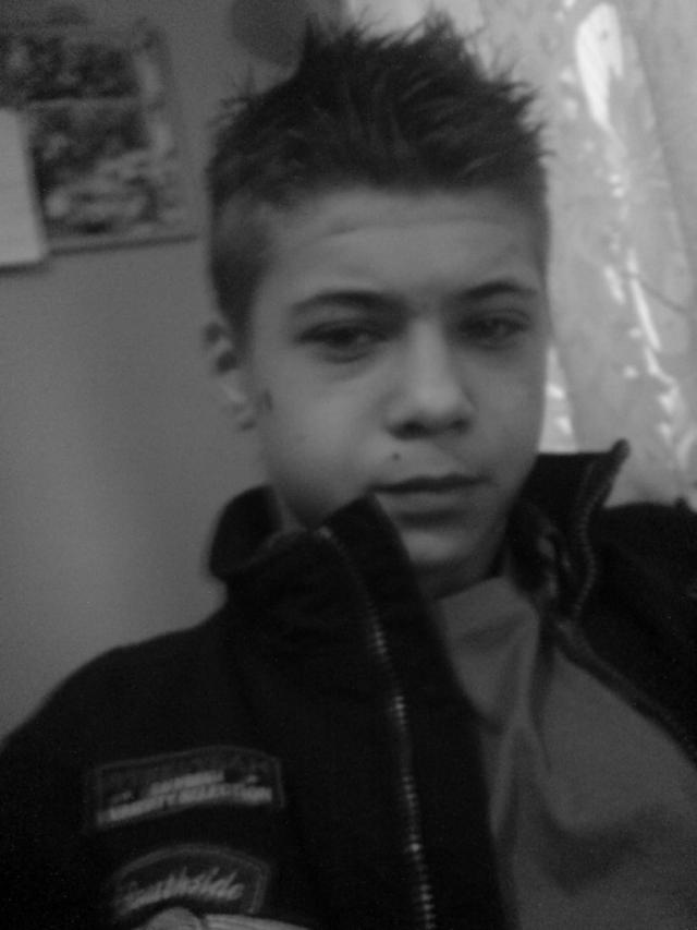 Chujowe . ;c