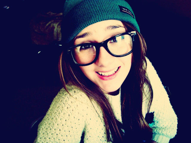 NICOLE HUEHEUEEH