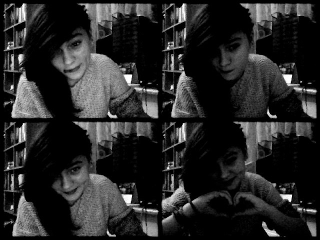 Czee. : >