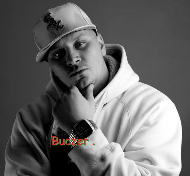63.Buczer
