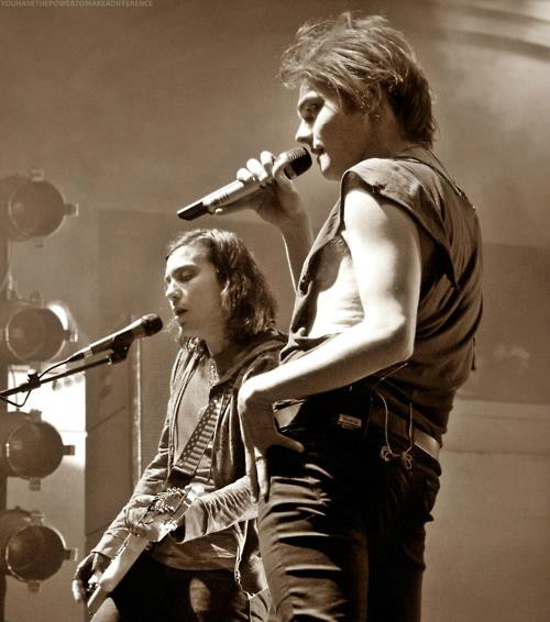 ;_; CHUJ. 