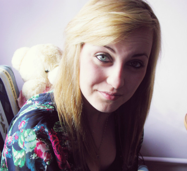 BLOND.