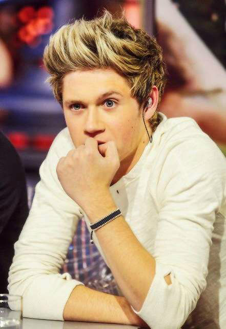 Nialler ; *