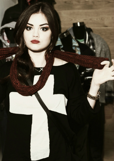 Lucy Hale 