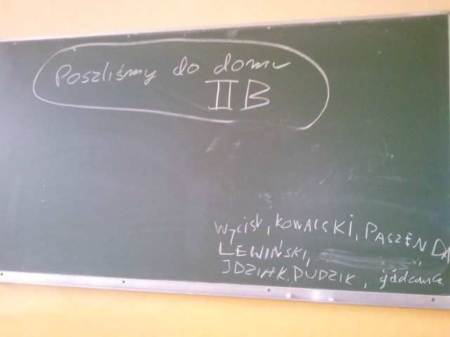 nie ma to jak sobota w szkole ;)